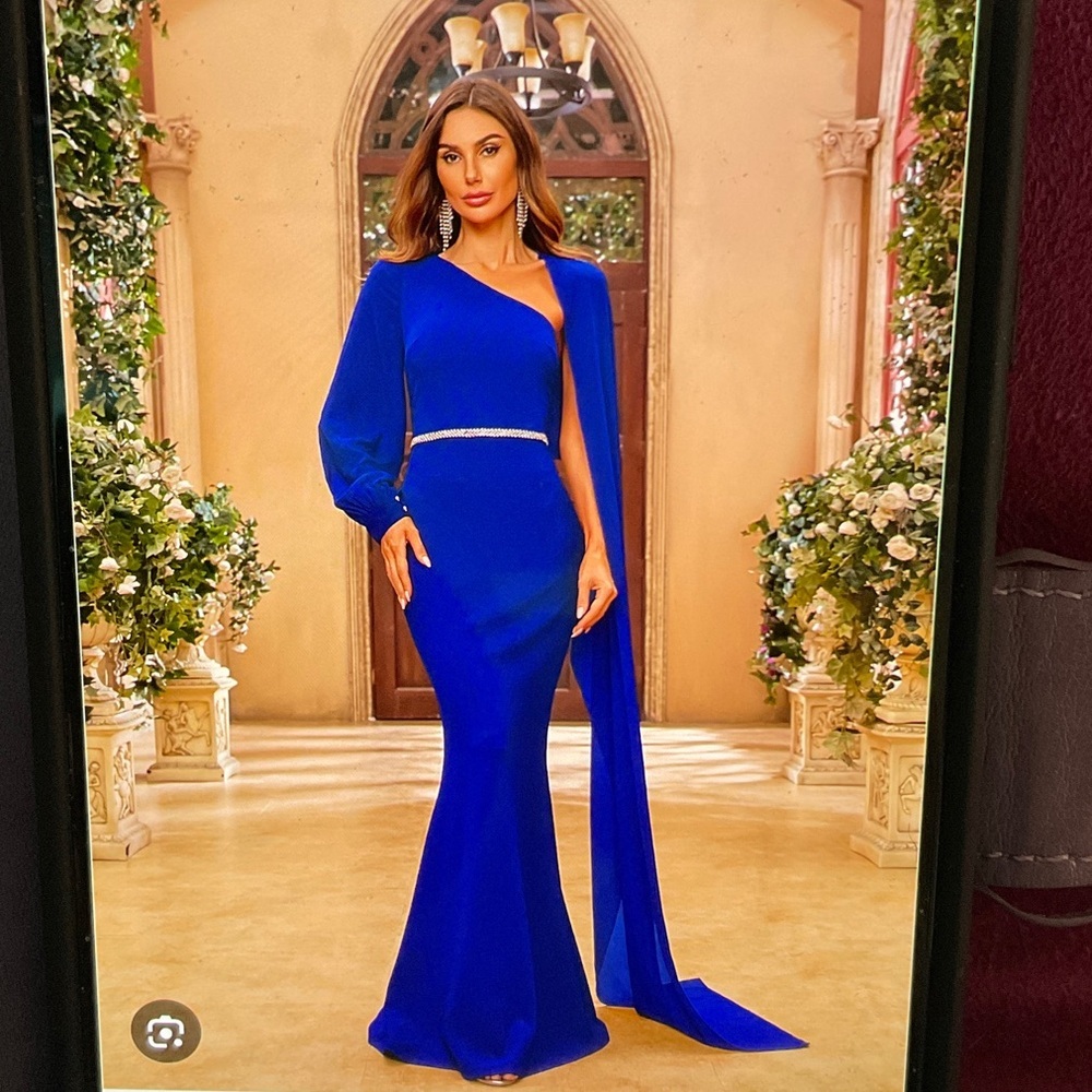 Faeriesty Elegant One-Shoulder Royal Blue Dress P2P 17”. Size Small